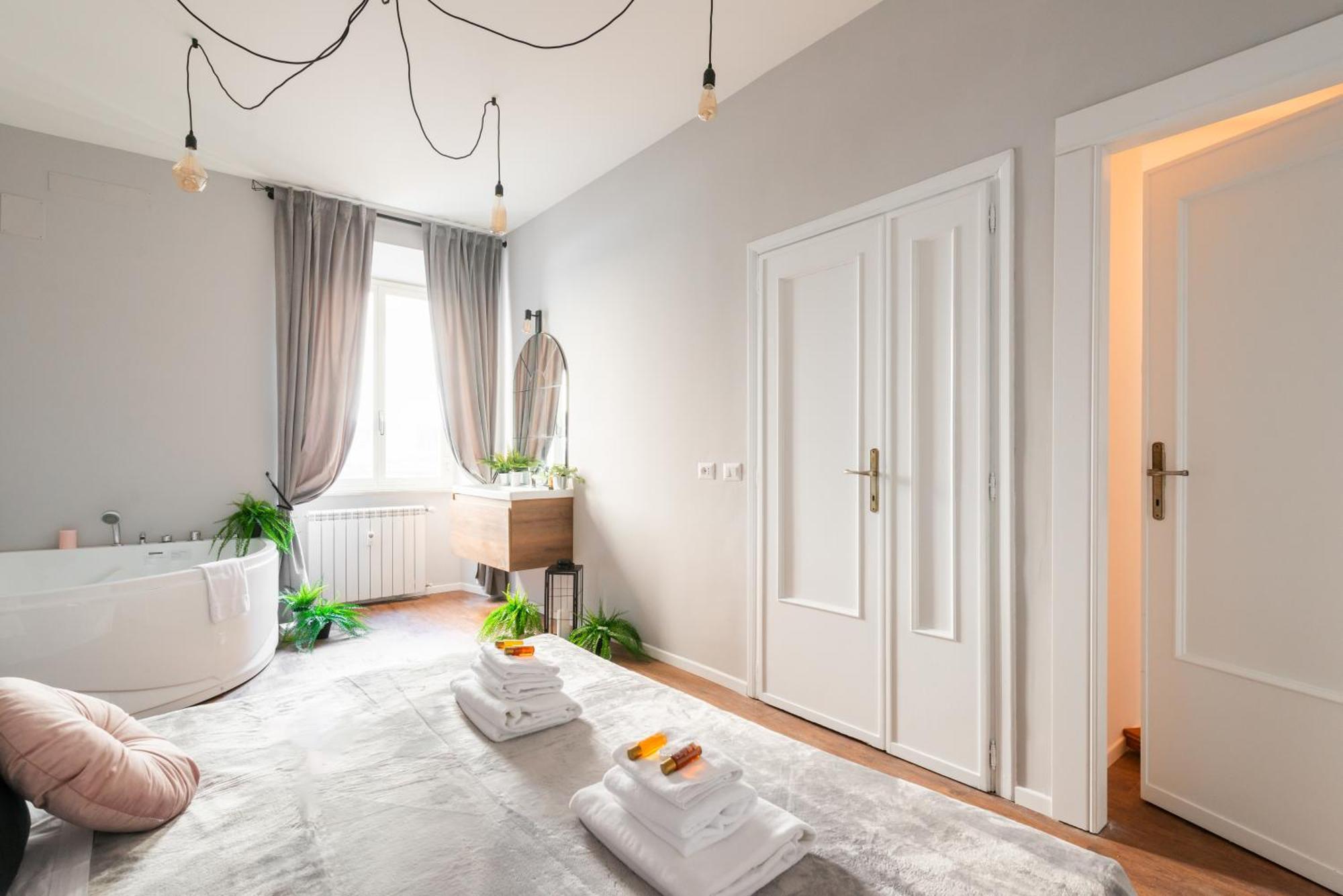 Jacuzzi Termini Apartment Rome Bagian luar foto